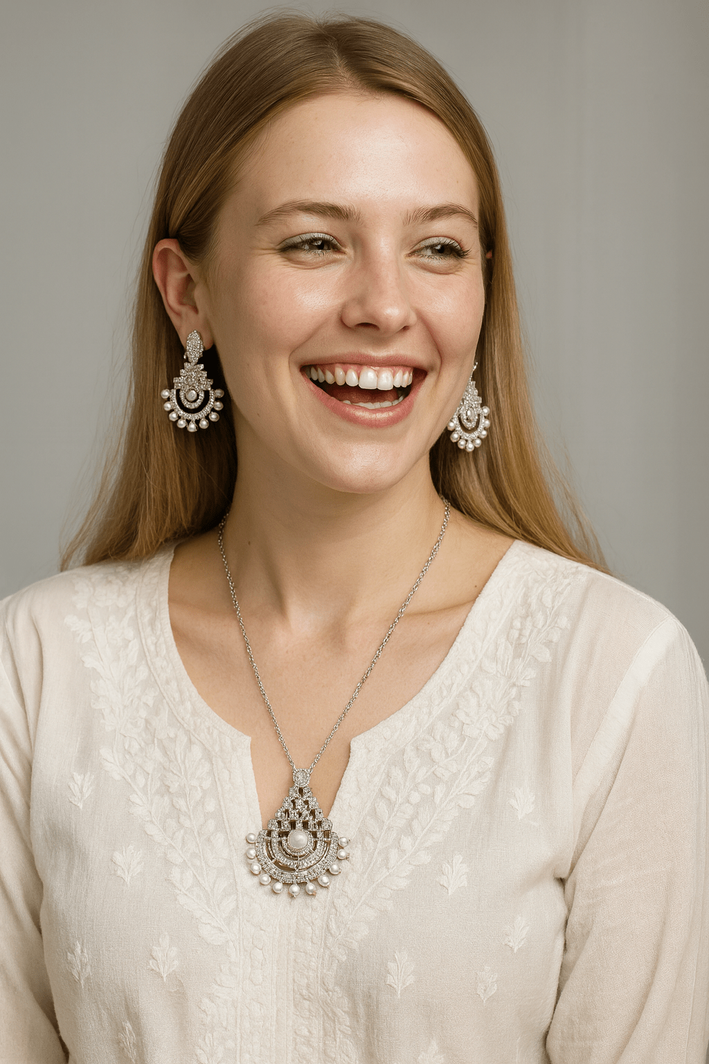 Majestic Pearl Fan Pendant Set - Zambeel