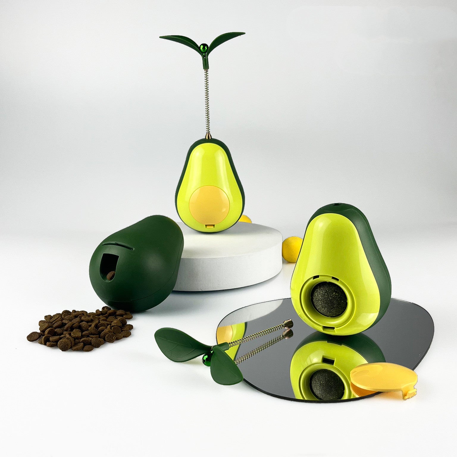 Multifunctional Food Leakage Toy Tumbler Avocado Cat Toy - Zambeel