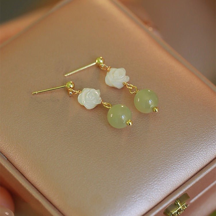 Natural Fritillary Hetian Jade Ear Studs White Lip Shell Flowers - Zambeel