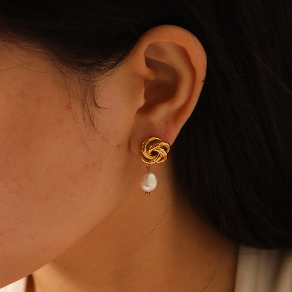 New Baroque Pearl Spiral Niche Earrings - Zambeel