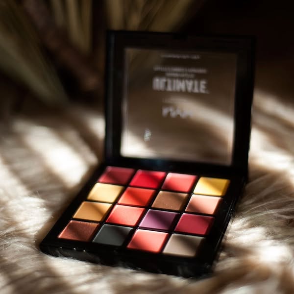 NYX - Professional Eye Shadow Palette (Original) - Zambeel