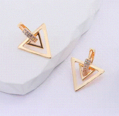 قرط نسائي متعدد الأنماط