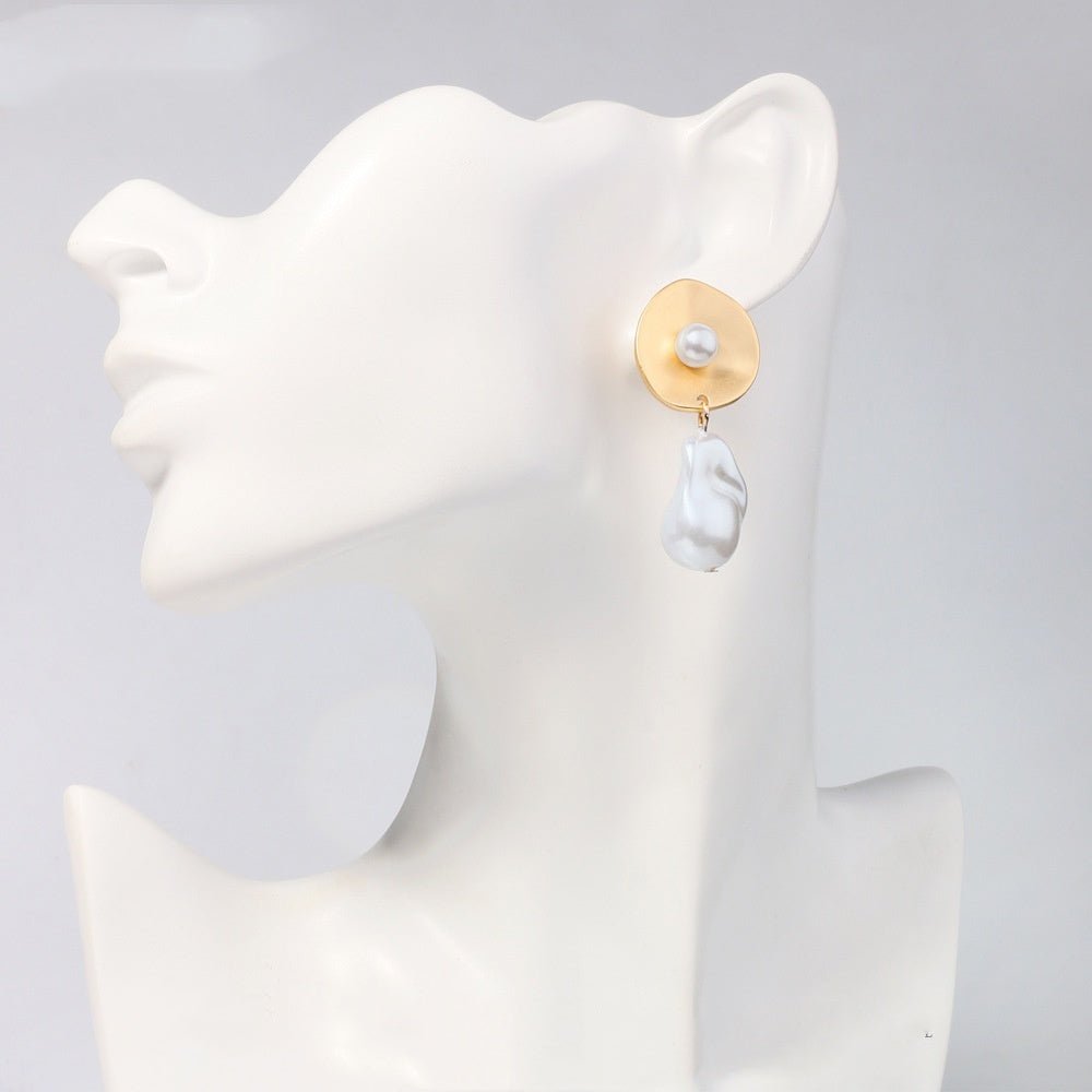 Pearl Earrings For Women Retro Personality And Minimalism Hollow Out - Zambeel