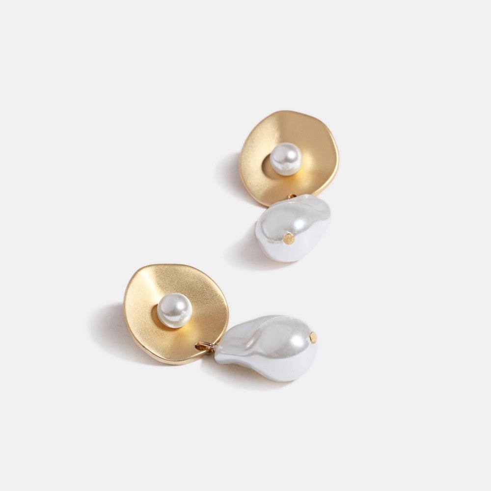 Pearl Earrings For Women Retro Personality And Minimalism Hollow Out - Zambeel