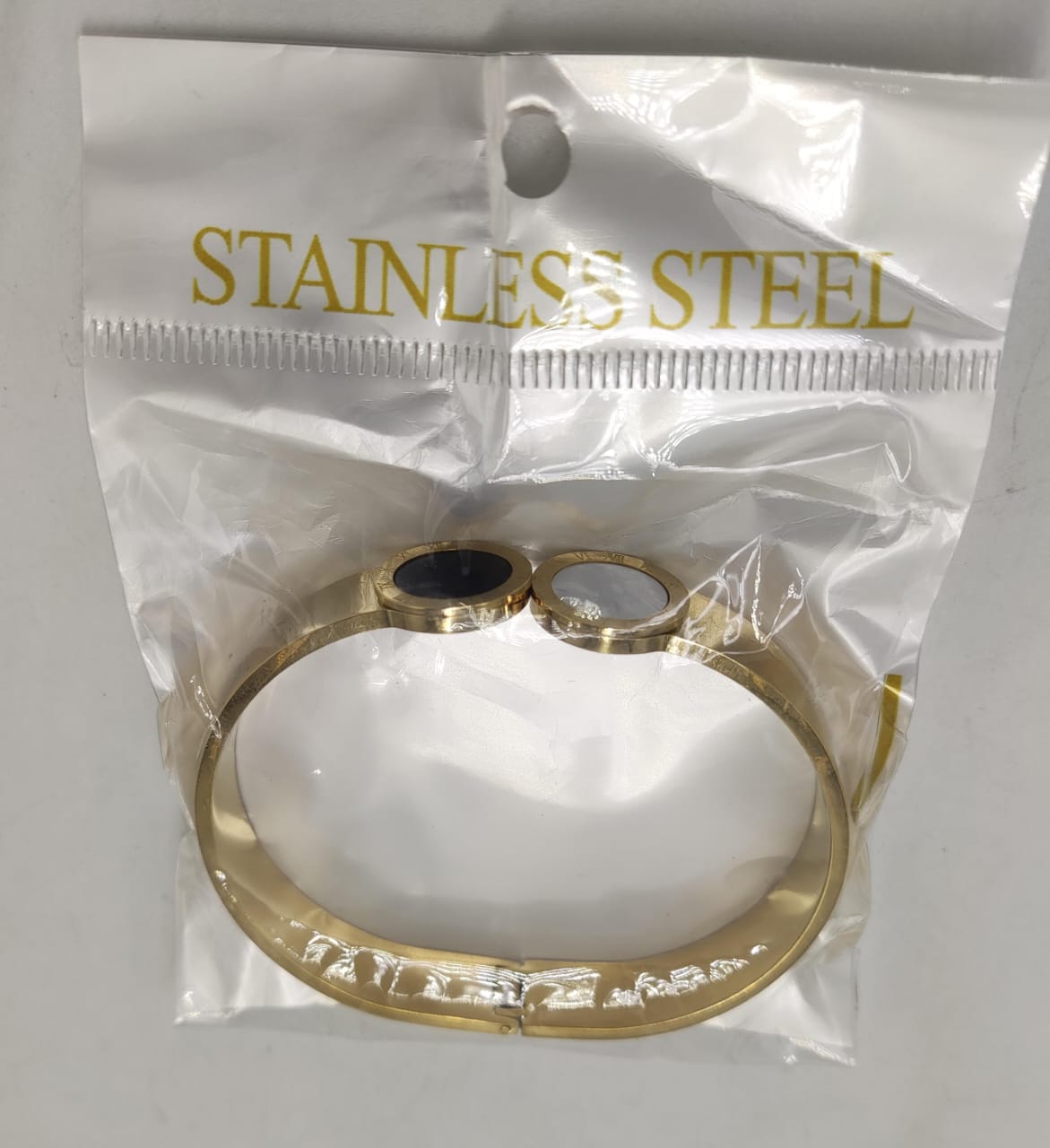 Rome Women's Stainless Steel Bangle - Zambeel