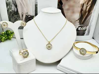 Round GG Logo Jewelry Set - Zambeel