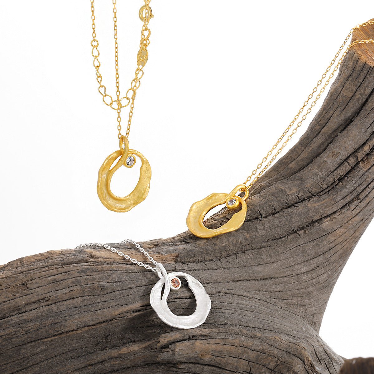 Round Hollow Diamond - studded Necklace Women's Cold Style - Zambeel