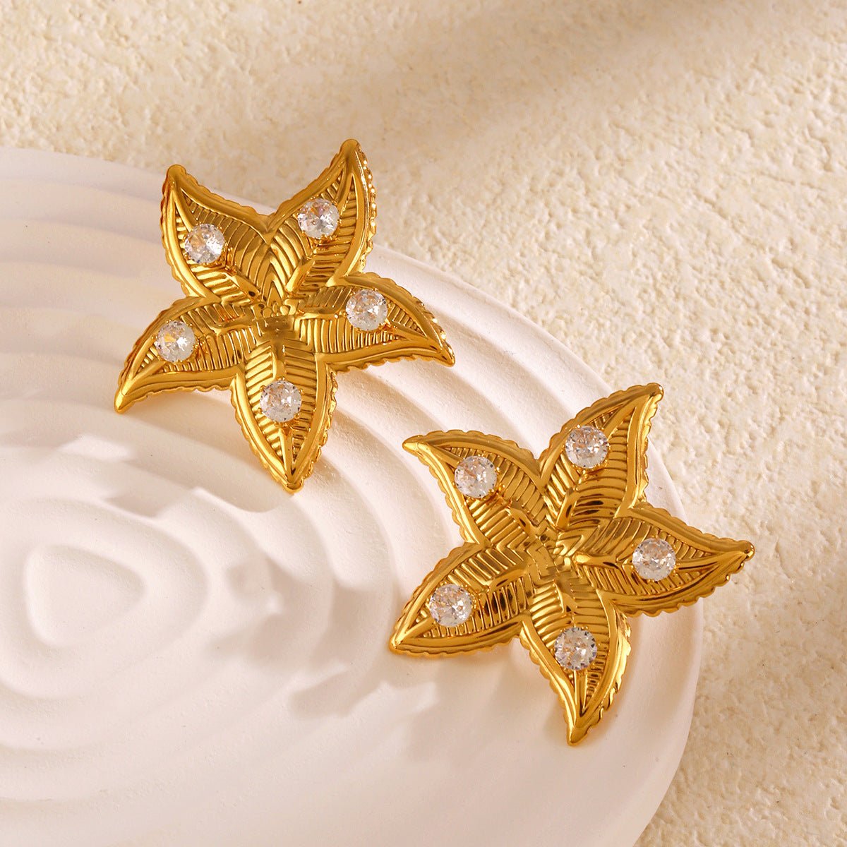 Rusty Steel Exaggerated Design Starfish Earrings Women's Seaside - Zambeel