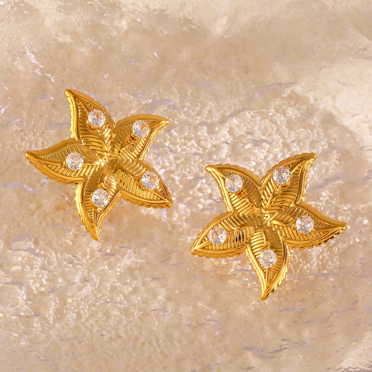 Rusty Steel Exaggerated Design Starfish Earrings Women's Seaside - Zambeel