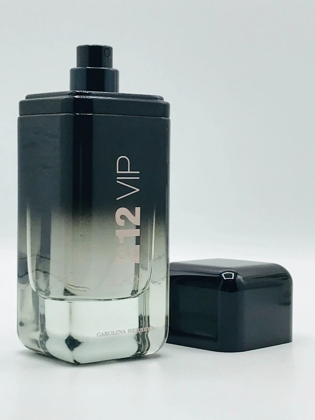 Carolina Herrera - 212 VIP Black Perfume (Original) ©