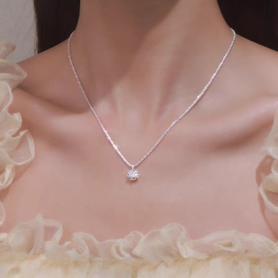 Silver Plated Sparkling Necklace For Women Lvzuan Light Luxury Minority Design - Zambeel