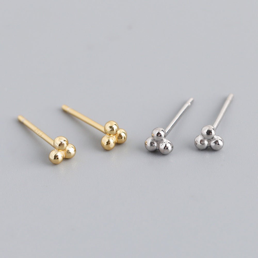 Simple And Fresh Student Polka Dot S925 Silver Stud Earrings - Zambeel
