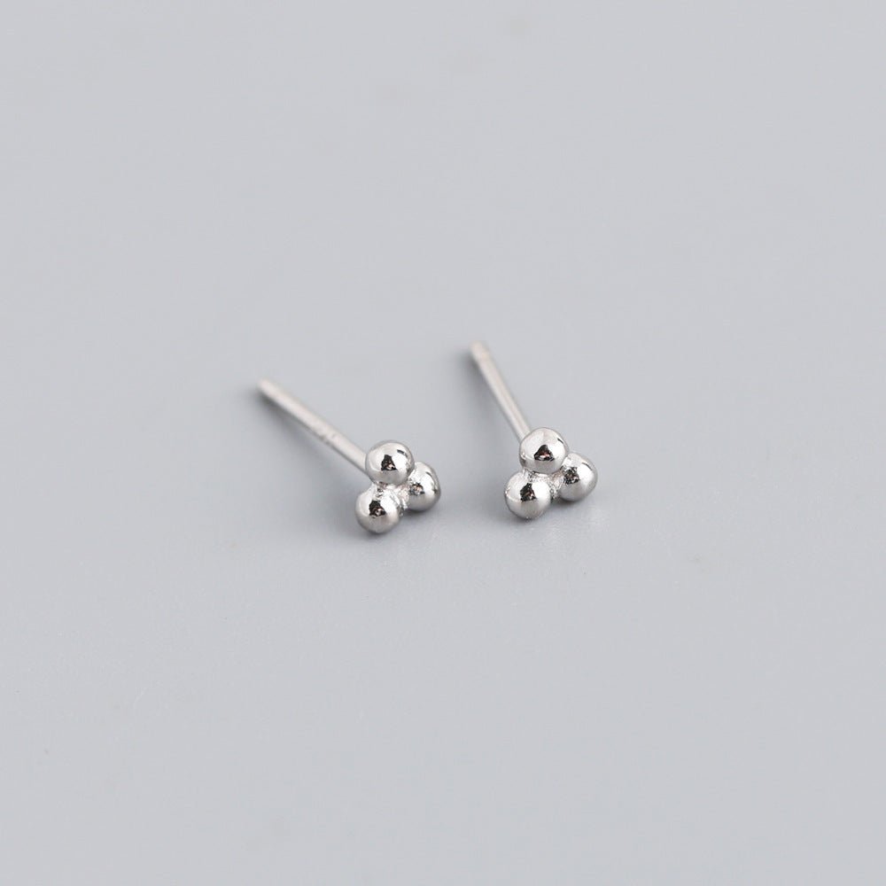 Simple And Fresh Student Polka Dot S925 Silver Stud Earrings - Zambeel