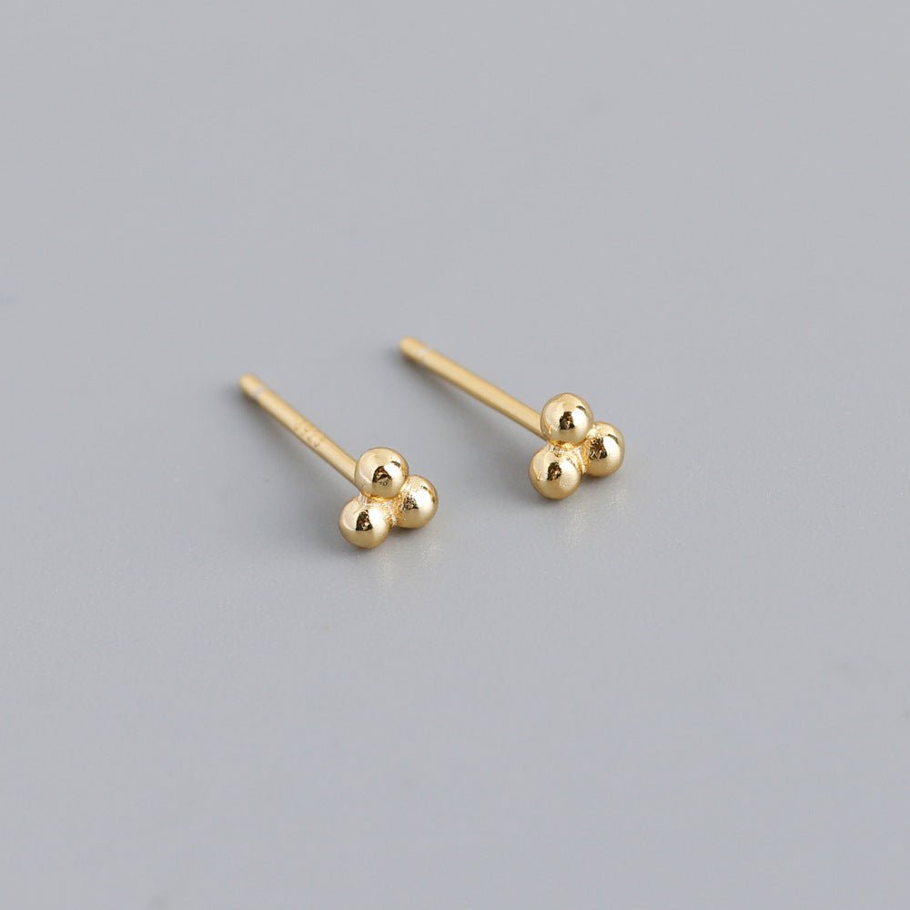 Simple And Fresh Student Polka Dot S925 Silver Stud Earrings - Zambeel